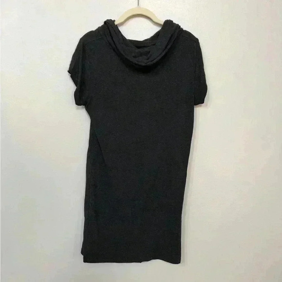 Kenneth Cole Women’s Dark Gray M Short-sleeve Lightweight Turtleneck Tunic - Picture 2 of 5